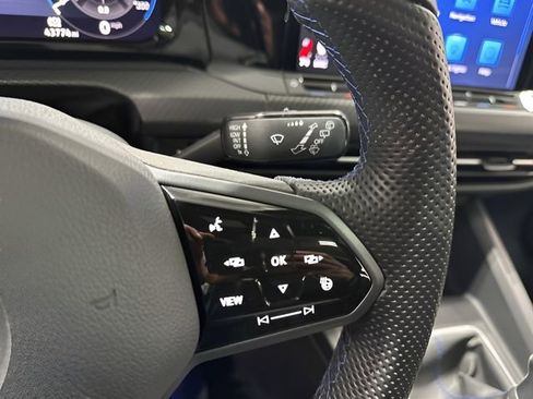 Used 2022 Volkswagen Golf R image 20