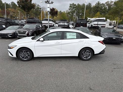 New 2026 Hyundai Elantra Blue image 4