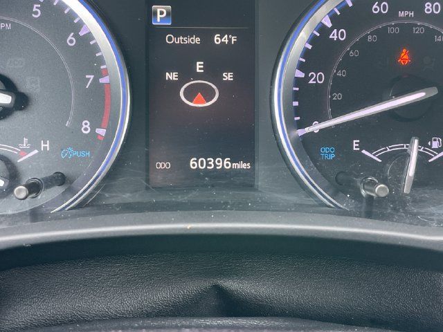 Used 2019 Toyota Highlander XLE AWD/4WD image 11