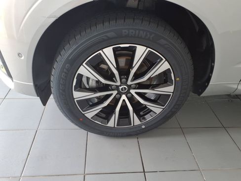 Used 2024 Volvo XC60 B5 Plus AWD/4WD image 9