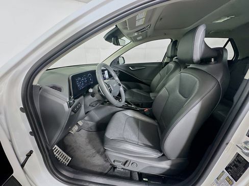 Used 2023 Kia Niro Wave image 13