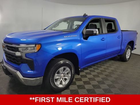 Used 2025 Chevrolet Silverado 1500 LT AWD/4WD image 3