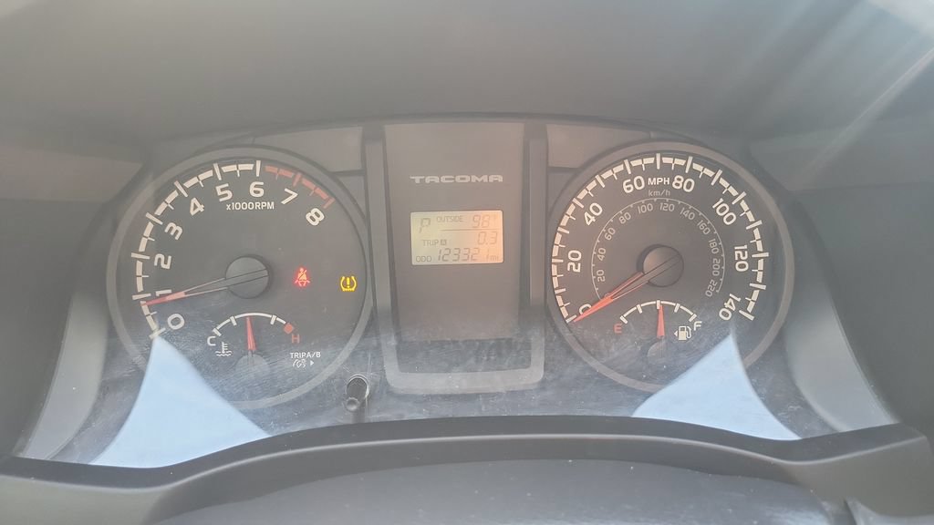 Used 2017 Toyota Tacoma SR w/ Tow Package AWD/4WD image 21