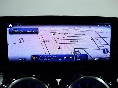 Used 2025 Mercedes-Benz GLB 250 4MATIC image 11