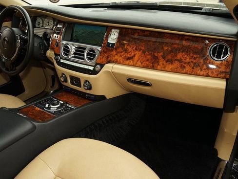 Used 2013 Rolls-Royce Ghost image 10