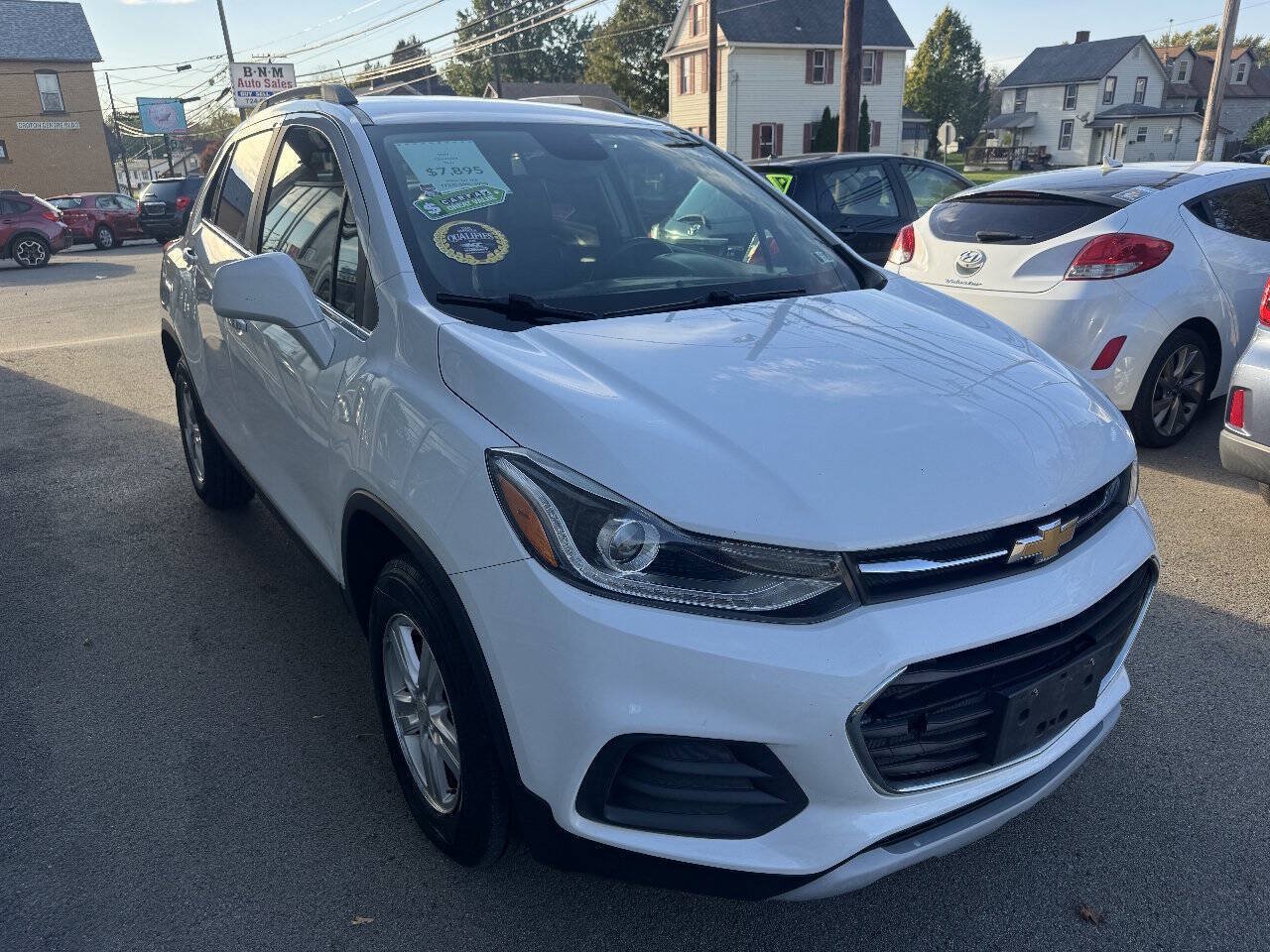 Used 2017 Chevrolet Trax LT w/ LT Convenience Package AWD/4WD image 6