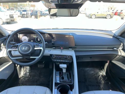New 2026 Hyundai Elantra Limited FWD image 24