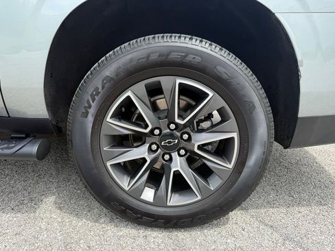 Used 2023 Chevrolet Suburban Z71 image 26