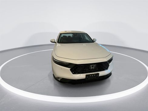 Used 2023 Honda Accord Touring image 1