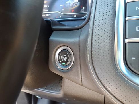 Used 2023 GMC Yukon XL SLT w/ SLT Premium Package image 13