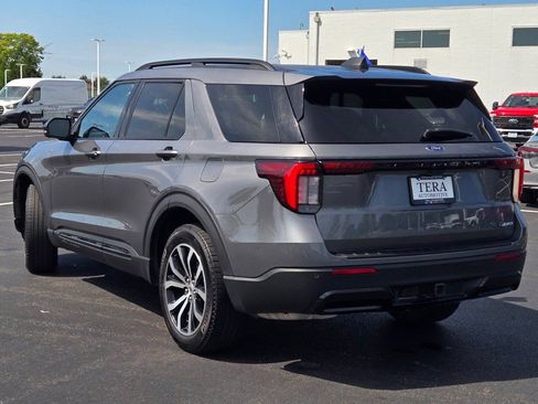 Used 2025 Ford Explorer ST-Line AWD/4WD image 18