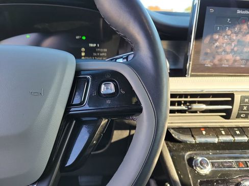 Used 2021 Lincoln Corsair Reserve w/ Equipment Group 201A image 24