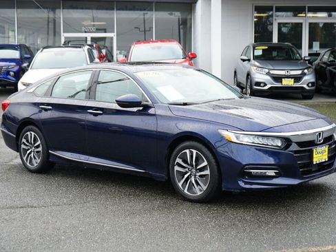 Used 2020 Honda Accord Touring image 4