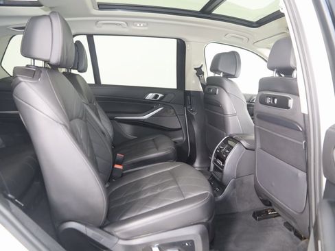 Used 2023 BMW X7 xDrive40i w/ Premium Package image 15
