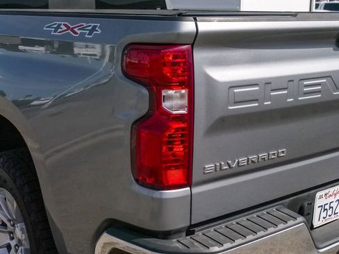 Used 2023 Chevrolet Silverado 1500 LT w/ Convenience Package II image 10