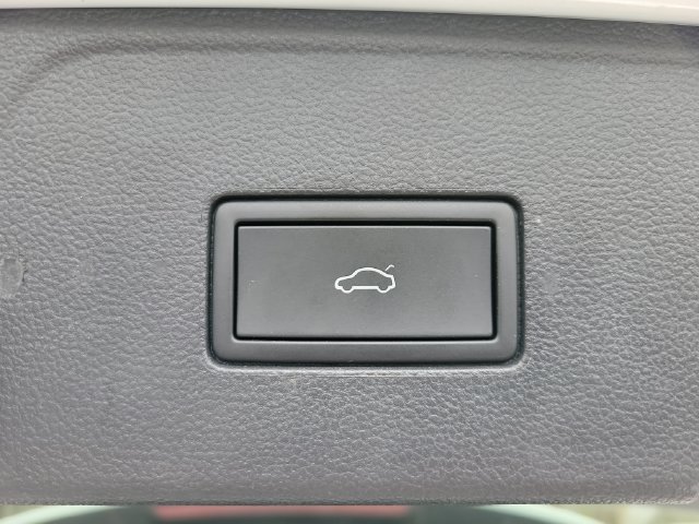 Used 2025 Volkswagen Atlas SE AWD/4WD image 22