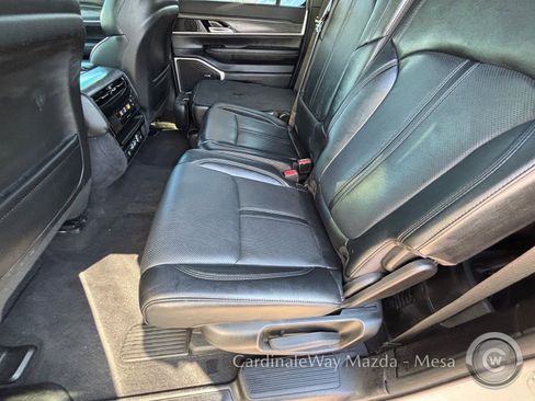 Used 2023 Jeep Wagoneer L Series II image 15