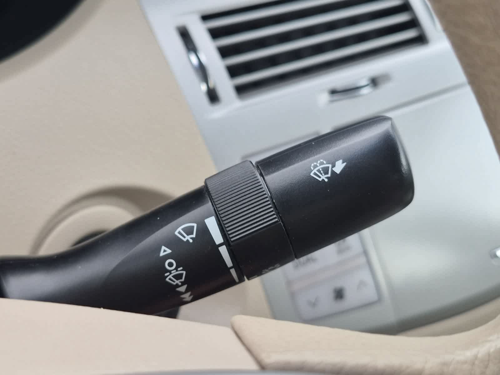 Used 2009 Toyota Avalon XL FWD image 25