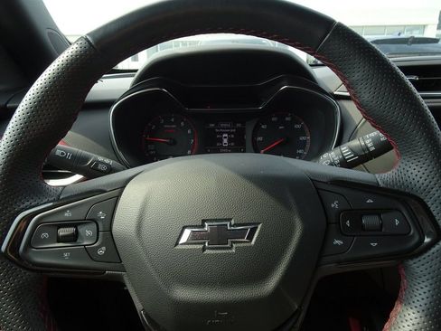 Used 2023 Chevrolet TrailBlazer RS FWD image 19