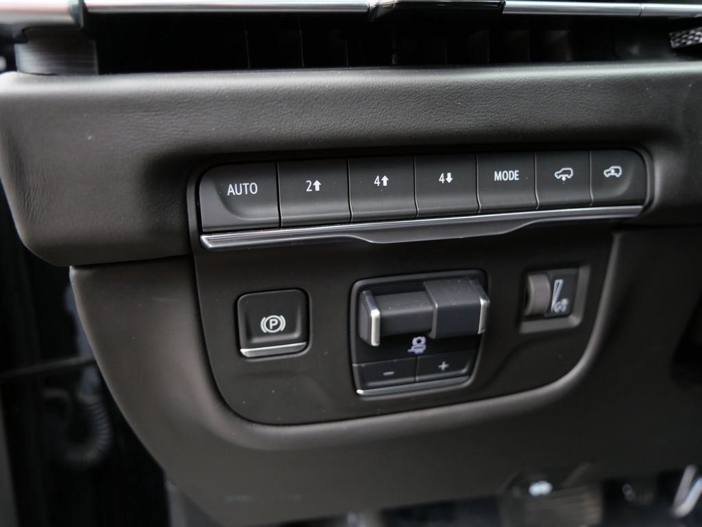 Used 2025 Cadillac Escalade Sport Platinum AWD/4WD image 14