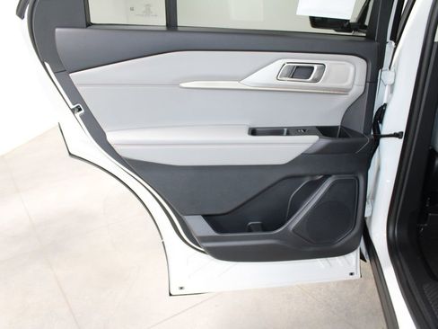 New 2026 Ford Explorer Active w/ Active Comfort Package image 28