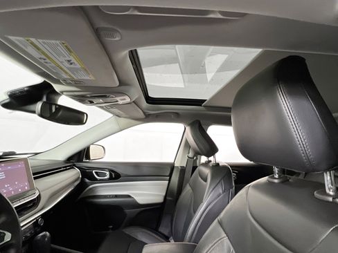 Used 2022 Jeep Compass Limited w/ Sun and Sound Group image 22