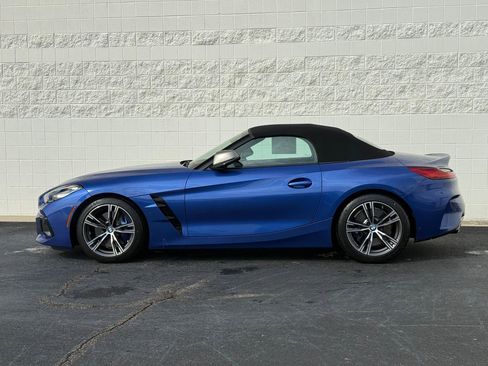 Certified 2025 BMW Z4 M40i w/ Premium Package image 2