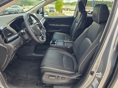 Used 2025 Honda Odyssey Elite image 12