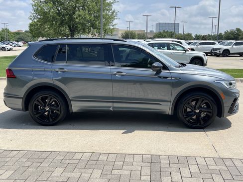 Certified 2024 Volkswagen Tiguan SE R-Line FWD image 11