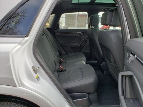 Used 2024 Audi Q3 2.0T Premium w/ Convenience Package image 16