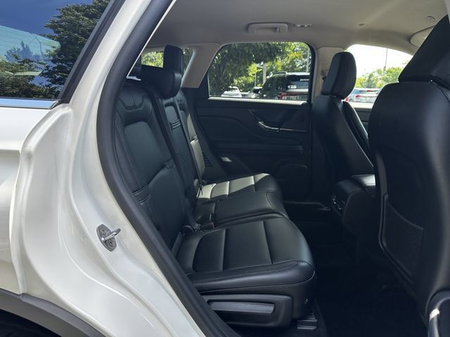 Certified 2024 Lincoln Corsair AWD image 36