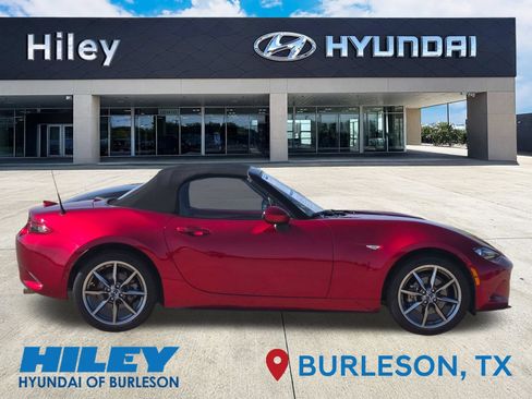 Used 2022 MAZDA MX-5 Miata Grand Touring w/ Weather Package RWD image 3