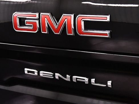 Used 2024 GMC Sierra 1500 Denali w/ Denali Reserve Package AWD/4WD image 11