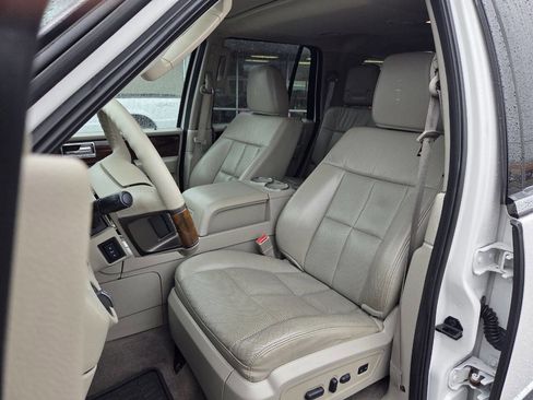 Used 2013 Lincoln Navigator 4WD w/ HD Trailer Tow Pkg image 7