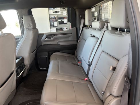 Used 2024 GMC Sierra 1500 SLT w/ SLT Premium Plus Package image 19