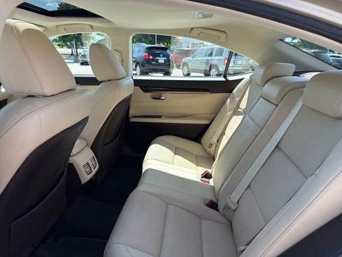 Used 2018 Lexus ES 350 w/ Navigation System Package FWD image 22
