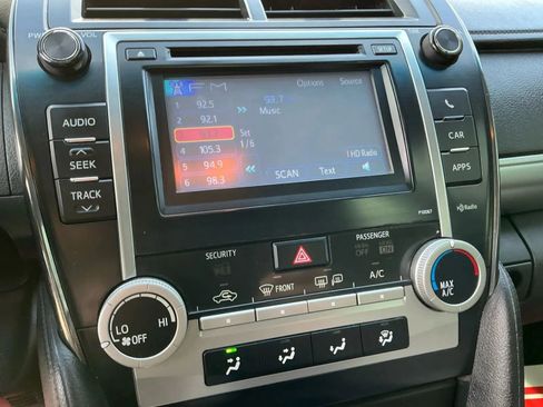 Used 2012 Toyota Camry SE image 30