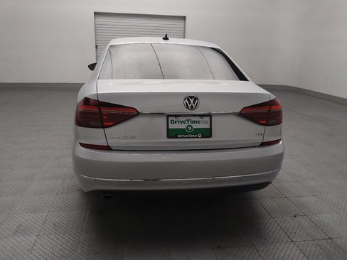 Used 2017 Volkswagen Passat 1.8T SE w/ SE Lighting Package FWD image 6