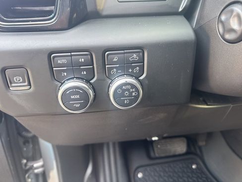 Used 2024 GMC Sierra 1500 AT4 w/ AT4 Preferred Package image 7