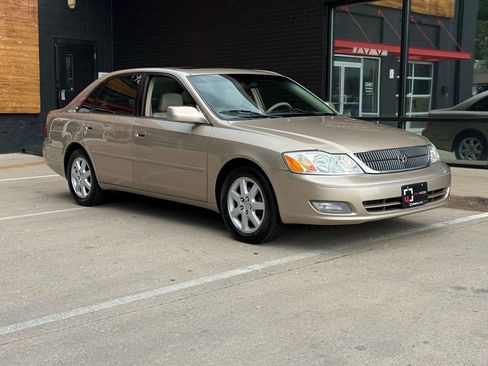 Used 2001 Toyota Avalon XL image 16