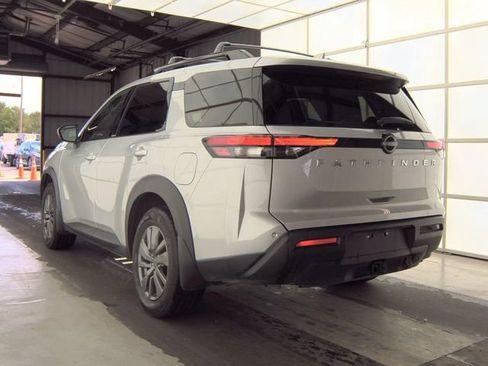 Certified 2025 Nissan Pathfinder SV w/ SV Premium Package FWD image 7