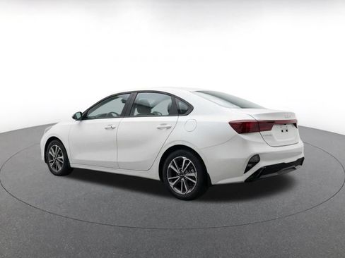 Used 2024 Kia Forte LXS FWD image 7