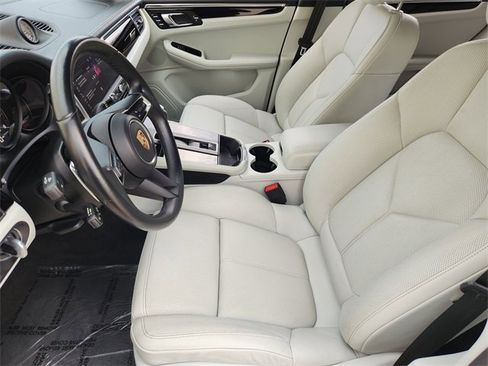 Used 2024 Porsche Macan w/ Premium Plus Package image 13