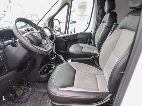 Used 2024 RAM ProMaster 2500 w/ Convenience Group FWD image 18