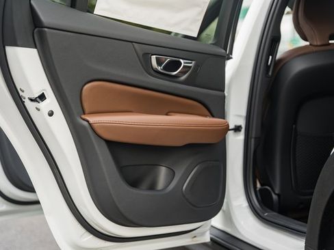 New 2026 Volvo V60 B5 Cross Country Plus w/ Protection Package Premier image 38