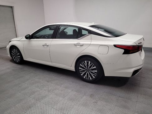 Used 2025 Nissan Altima 2.5 SV FWD image 3