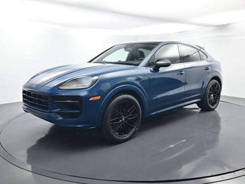 Certified 2025 Porsche Cayenne Coupe AWD/4WD image 1