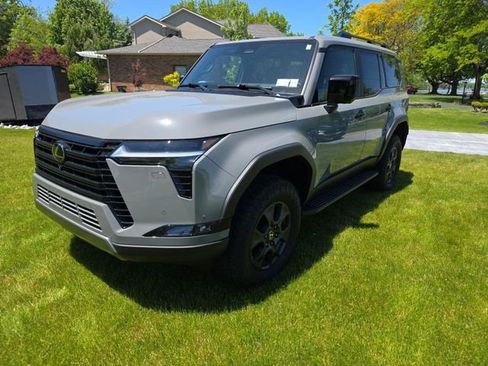 Used 2025 Lexus GX 550 AWD/4WD image 3