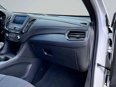 Used 2024 Chevrolet Equinox RS FWD image 18
