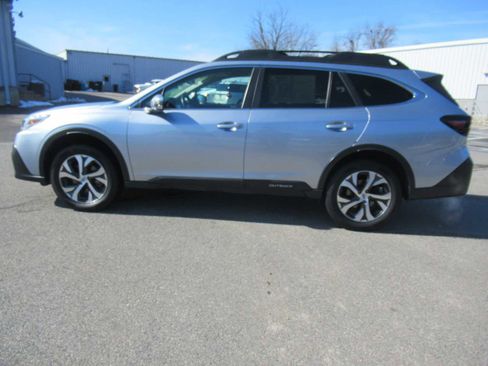 Used 2020 Subaru Outback Limited image 8